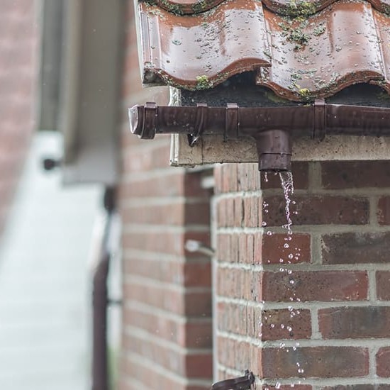 Broken Gutters – Repair vs Replacement